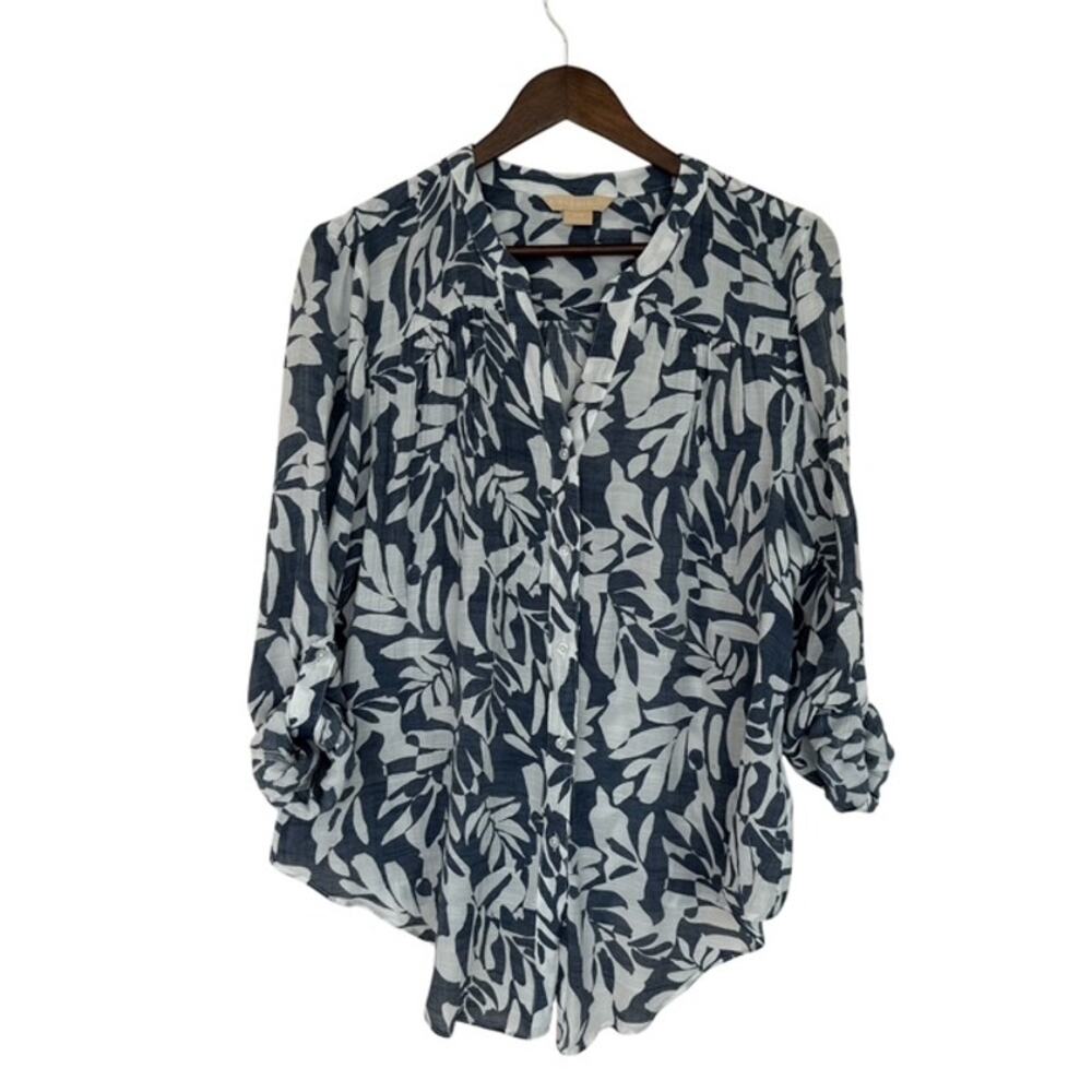 Hope & Harlow Blue and White Floral Button Up - Large